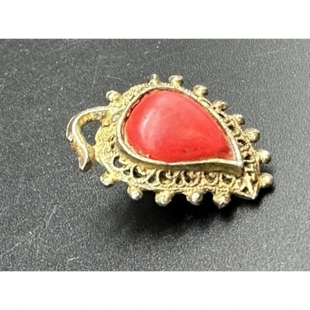 VINTAGE BRONZE Teardrop Fruit Clip Pin RED STONE Coral‎